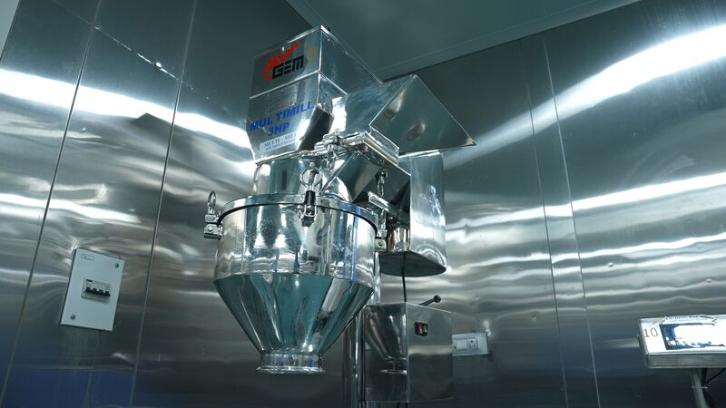 Rapid mixer granulator